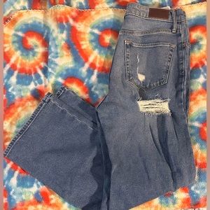 Holister High-rise dad jean size: 9S